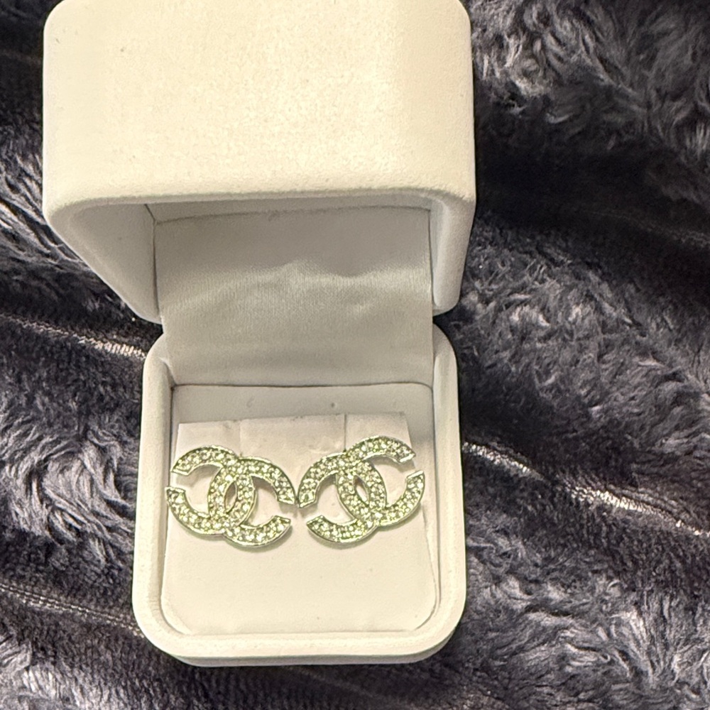 Luxury Crystal Interlocking CC Stud Earrings - Silver Tone